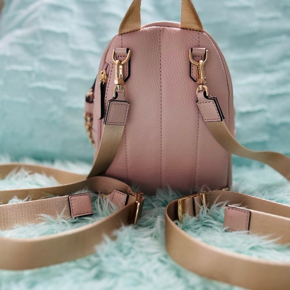 MICHAEL KORS
RARE Slater MINI Pebbled Leather Convertible Backpack - Picture 6 of 11